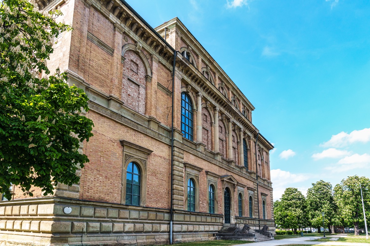 Backsteinfassade der Alten Pinakothek in der Maxvorstadt